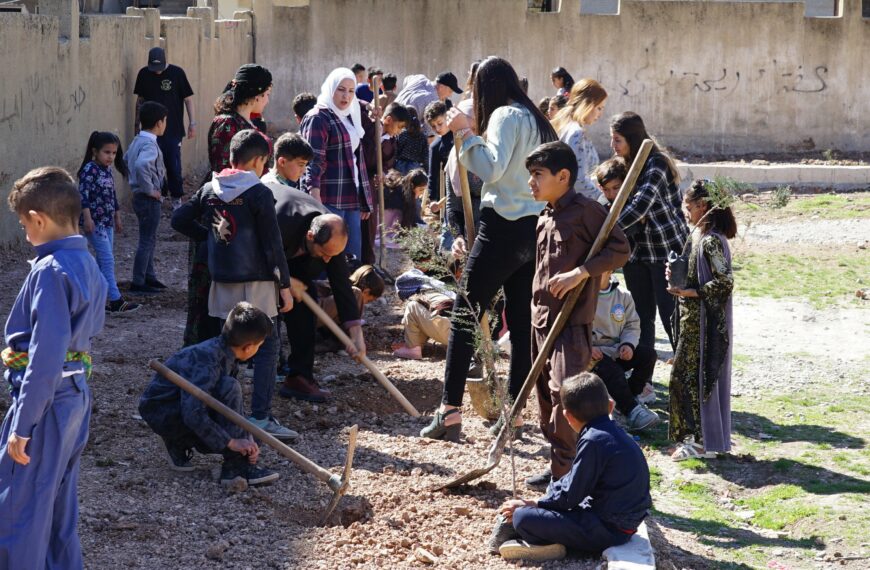 We are greening up a school in Rojava!